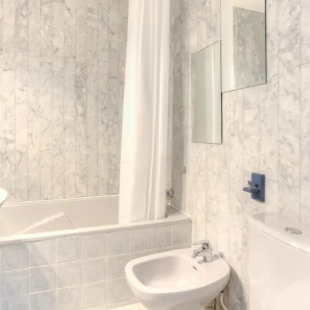 Sidon Furnished Studio * アンティーブ