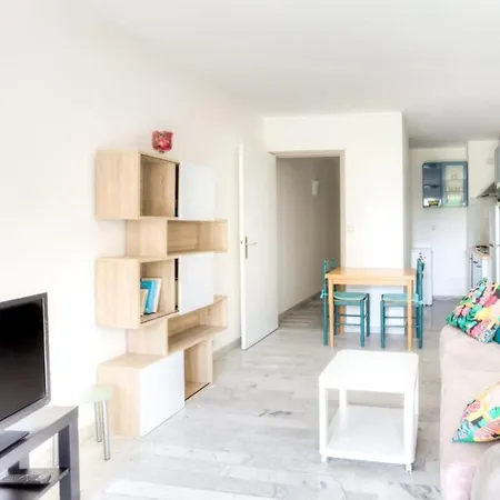 アパート Sidon Furnished Studio アンティーブ