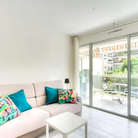 アパート Sidon Furnished Studio *
