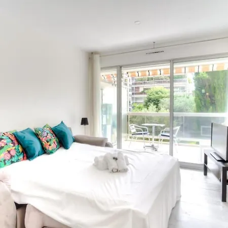 Apartament Sidon Furnished Studio Antibes